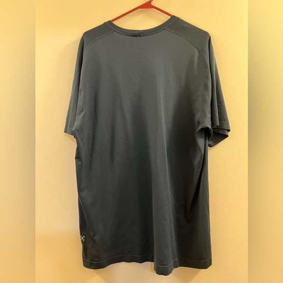 17. Lululemon Mens “Metal Vent Tech” Short Sleeve Tee - Picture 5 of 13
